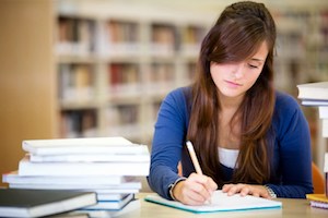 Estudiar en el último momento puede ser la mejor manera de aprender, dicen científicos