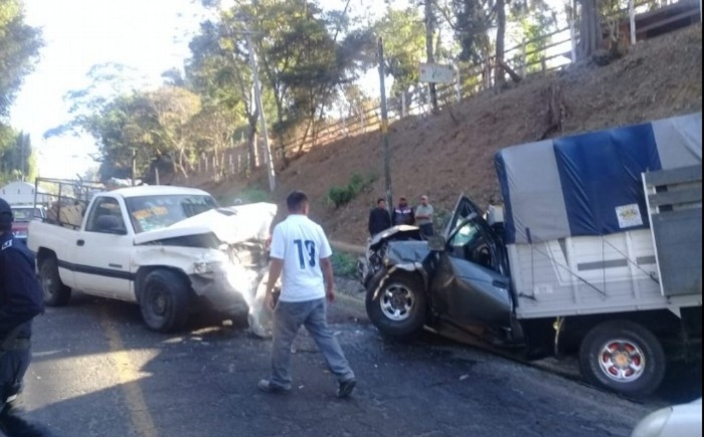 Ocho lesionados deja accidente en carretera Huatusco-Xalapa