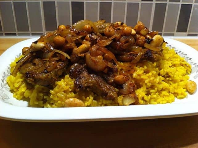 Mata a su novio, lo cocina con arroz y lo da de comer a empleados