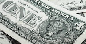 Venden dólar en 17.32 pesos en el aeropuerto capitalino