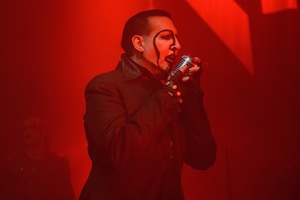 Marilyn Manson sufre accidente durante concierto