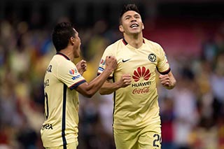 América vence 2-0 al Necaxa en el Azteca
