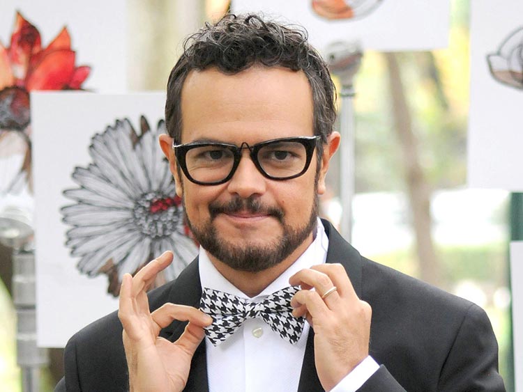 Aleks Syntek trae música ochentera a los millennials