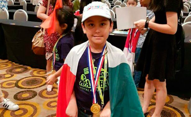 Niño mexicano prodigio arrasa en el Mundial de matemáticas