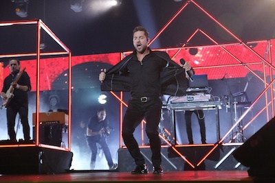Bisbal homenajea en Madrid a México tras terremoto