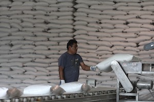 México y EE.UU. evitan cuotas compensatorias por exportación de azúcar