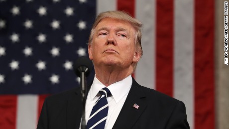 Trump defiende su acusación de que Obama pinchó sus teléfonos