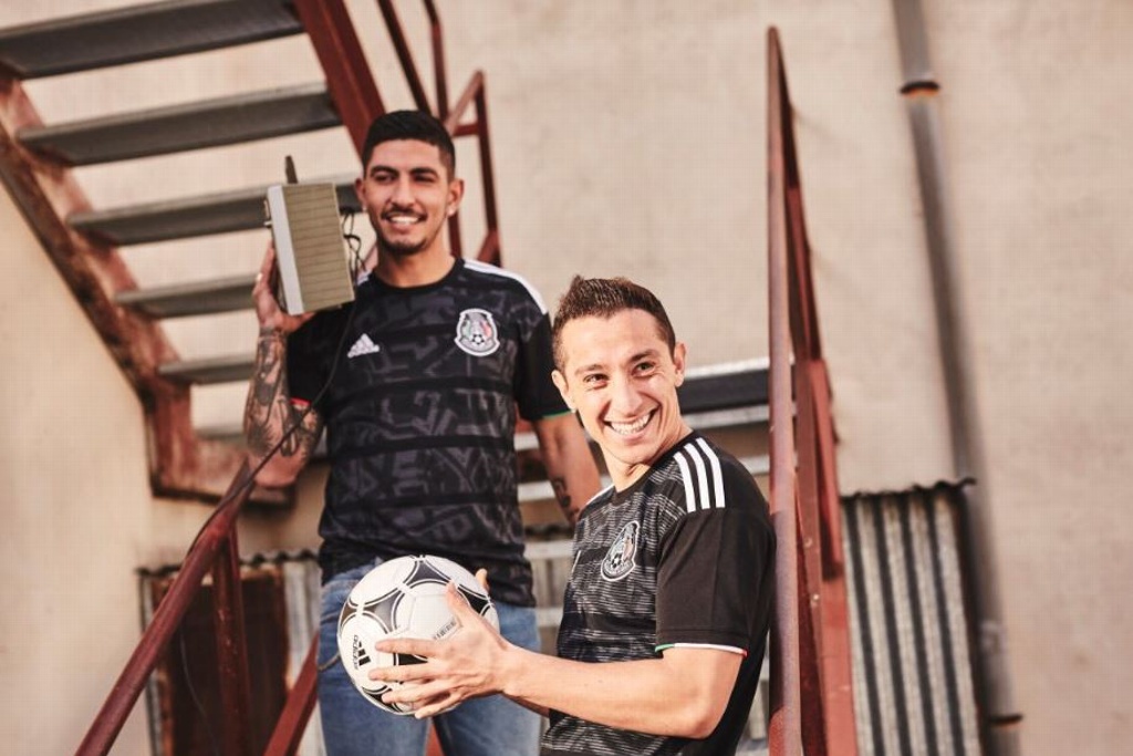 ¡La nueva playera del Tri! (FOTOS Y VIDEO)