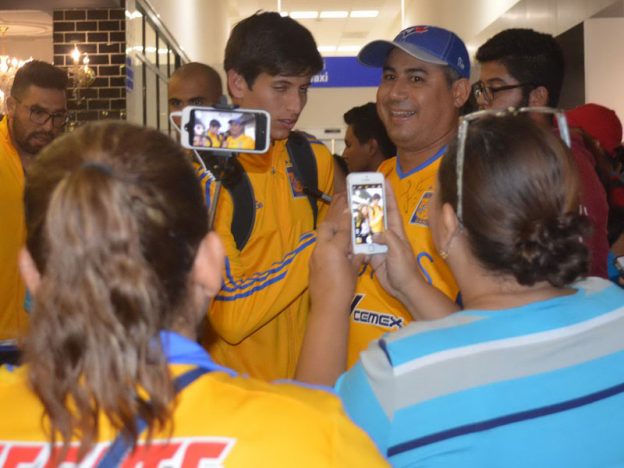 Los campeones llegaron “mudos”