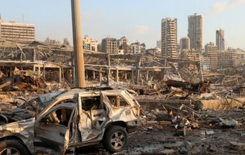 A un mes de explosión, detectan señales de vida bajo escombros en Beirut