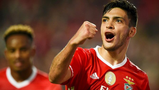 Raúl Jiménez no piensa en marcharse del Benfica