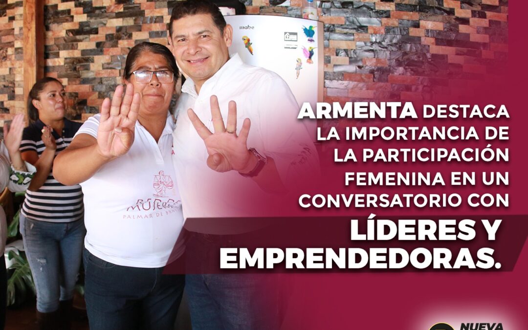 Armenta destaca la importancia de la participación femenina en un conversatorio con líderes y emprendedoras.