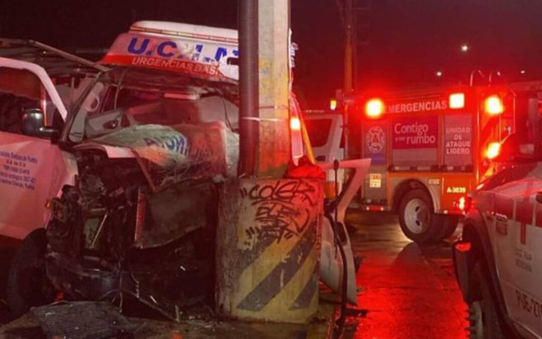 Colisión Fatal en Puebla: Paramédico Fallece y Dos Personas Resultan Heridas