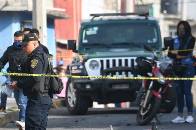 Jóvenes privan de la vida a menor de 13 años a balazos en la calle