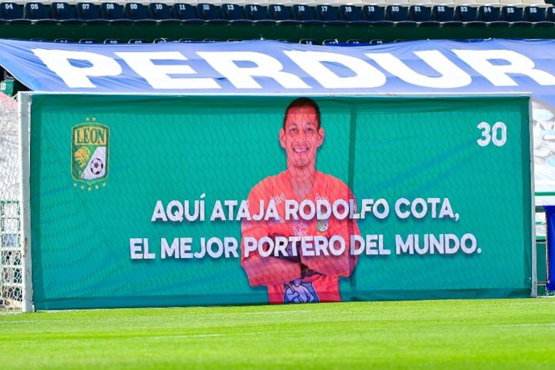 ‘El mejor portero de Mundo’, León respalda a Cota