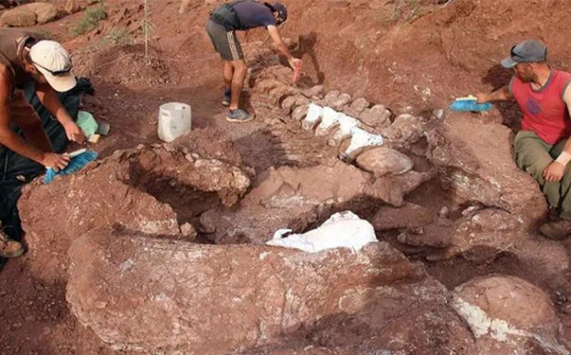 Descubren al titanosaurio más antiguo del mundo en la Patagonia