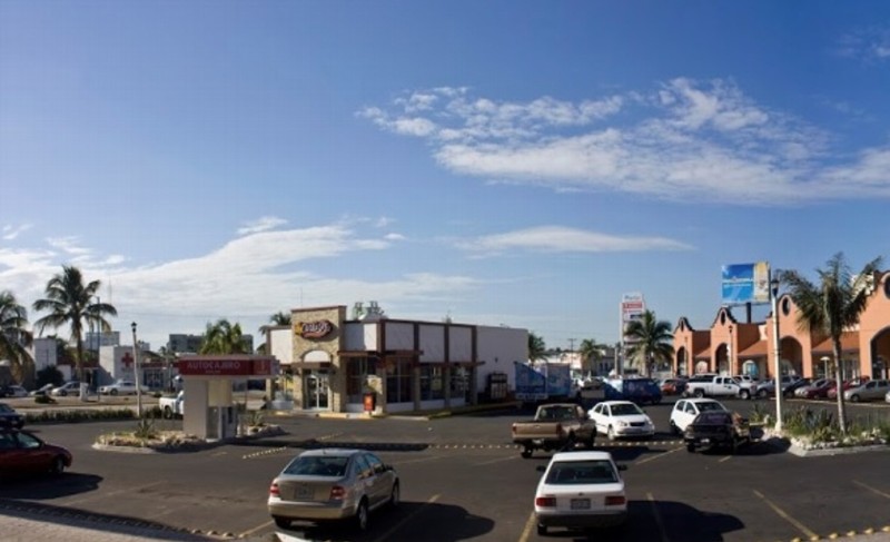 Asaltan a mujer frente a plaza comercial en Boca del Río