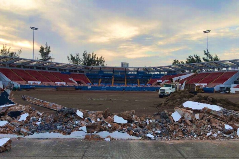 Gobernador inspecciona la remodelación del ‘Beto Ávila’